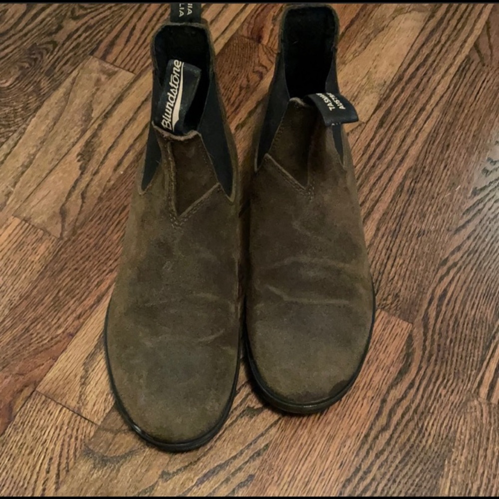 Blundstone suede boots olive